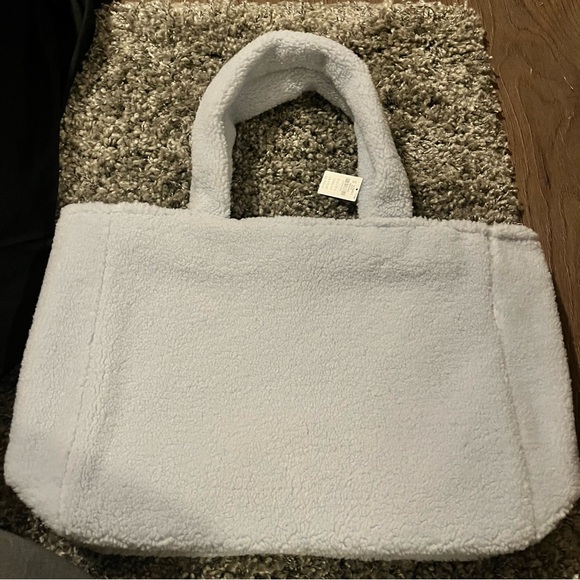 Victoria's Secret Limited Sherpa Tote Bag - Picture 4 of 8